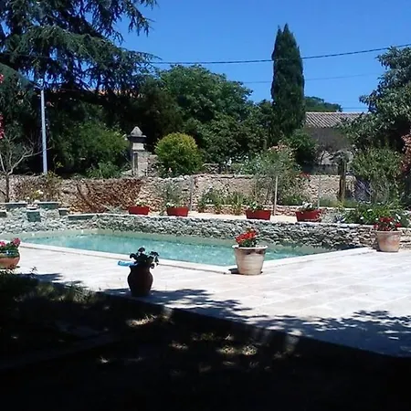 Sous La Tonnelle, Maison De