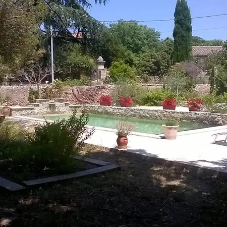 Sous La Tonnelle, Maison De Tatil Evi *